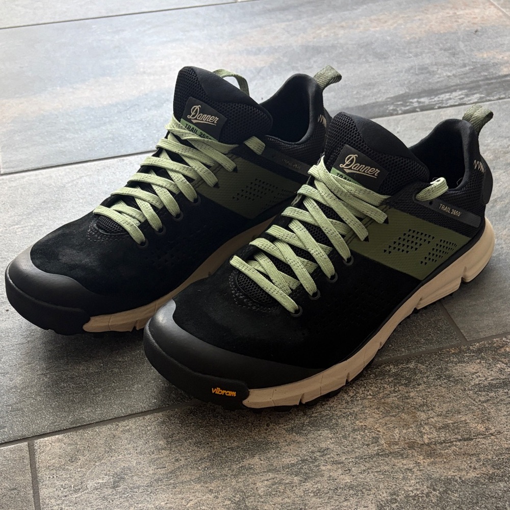 Danner Trail 2650 Men's Black and Olive Trail Sneakers